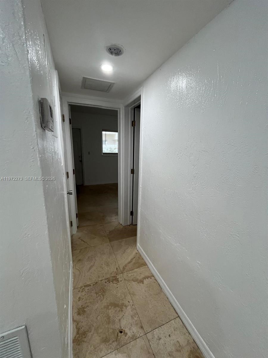 Listing photo 2 for 1856 NE 46th St Unit#F4, Fort Lauderdale, FL, 33308