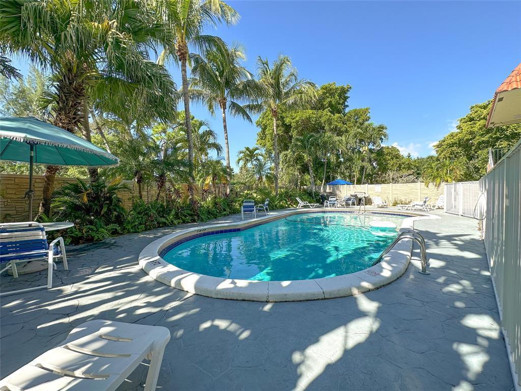Listing photo 3 for 1125 NE 16TH PL Unit#105, Fort Lauderdale, FL, 33305