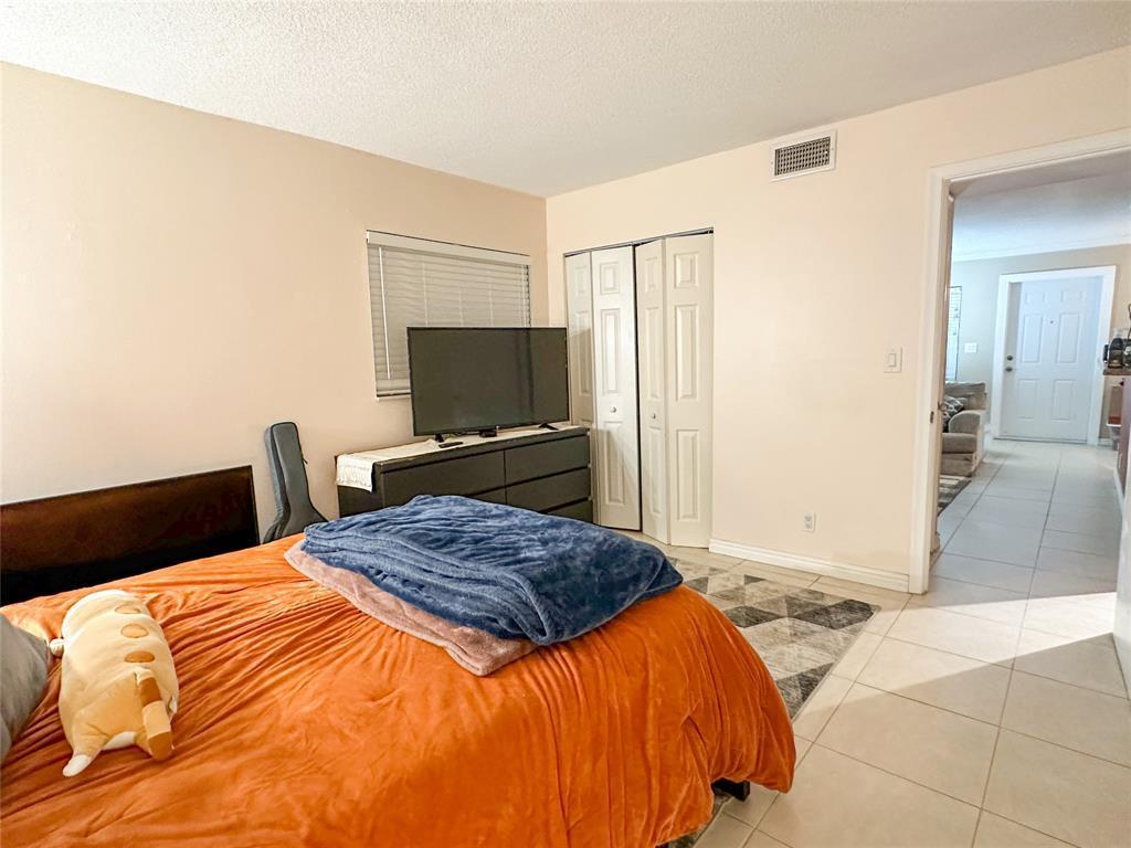 Listing photo 6 for 1125 NE 16TH PL Unit#105, Fort Lauderdale, FL, 33305