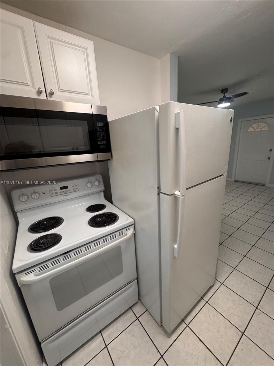 Listing photo 2 for 2900 N Ocean Blvd Unit#1, Fort Lauderdale, FL, 33308