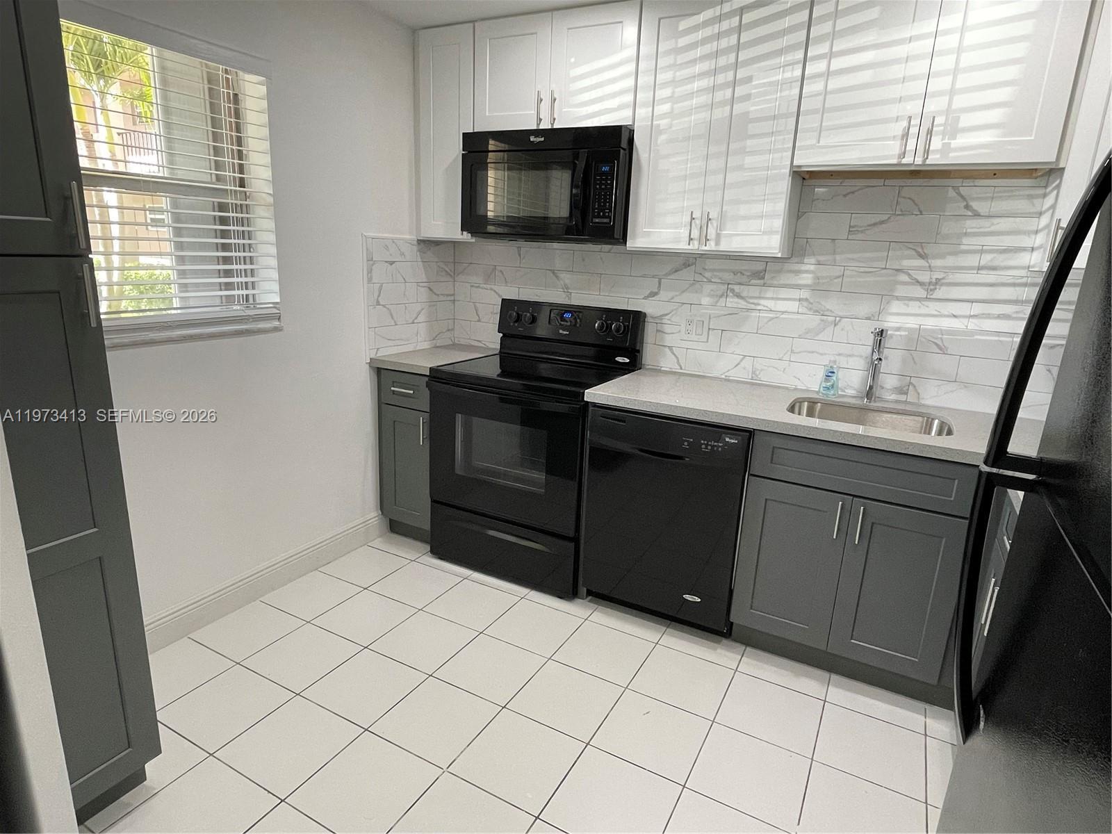 Listing photo 4 for 8390 Sands Point Blvd Unit#107F, Tamarac, FL, 33321