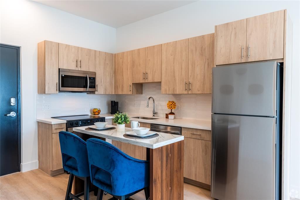Listing photo 4 for 2701 SW 4th Pl, Fort Lauderdale, FL, 33312