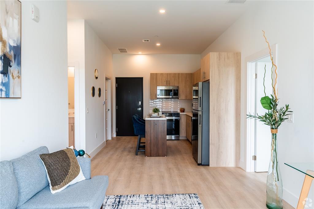 Listing photo 6 for 2701 SW 4th Pl, Fort Lauderdale, FL, 33312