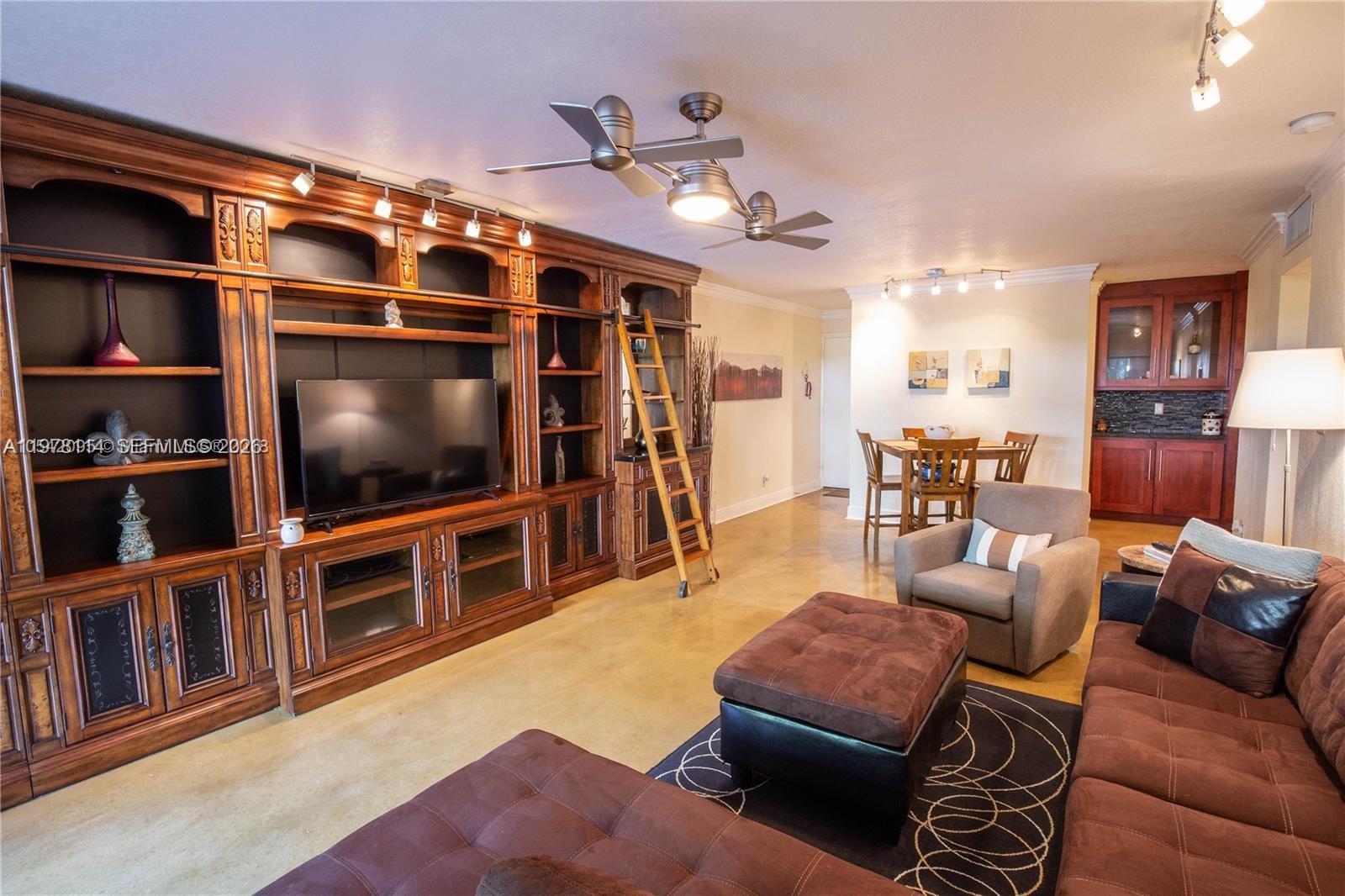 Listing photo 5 for 1700 SE 15th St Unit#114, Fort Lauderdale, FL, 33316