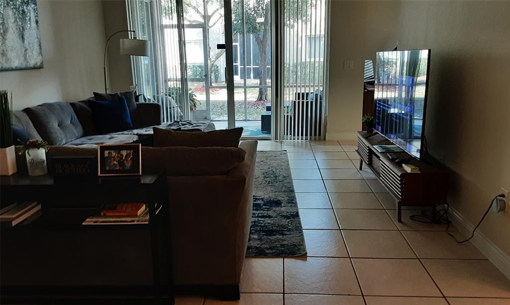 Listing photo 2 for 7861 E Exeter Blvd Unit#102, Fort Lauderdale, FL, 33321