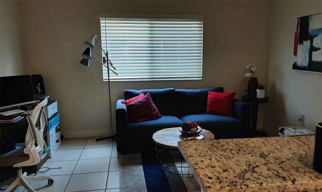 Listing photo 5 for 7861 E Exeter Blvd Unit#102, Fort Lauderdale, FL, 33321