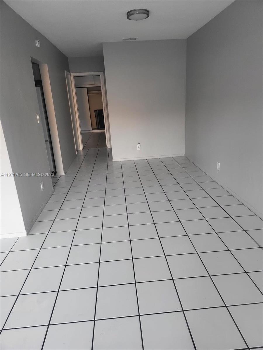 Listing photo 2 for 1435 NW 8th Ave Unit#1435, Fort Lauderdale, FL, 33311