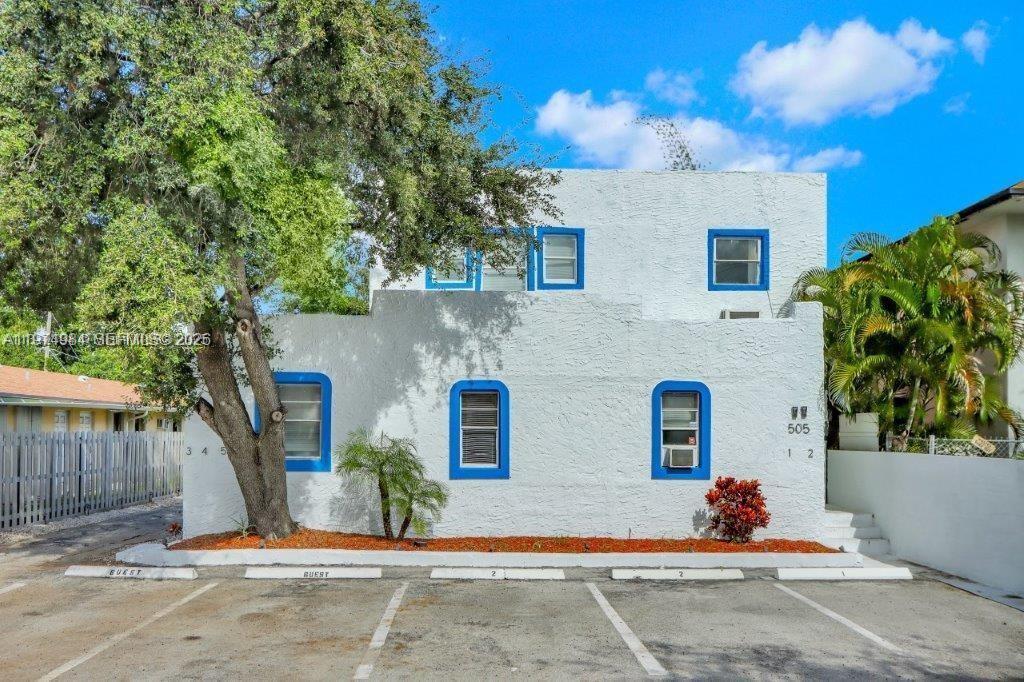 Listing photo 3 for 505 SE 20th St Unit#1, Fort Lauderdale, FL, 33316