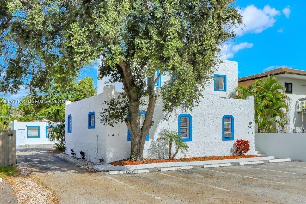 Listing photo 4 for 505 SE 20th St Unit#1, Fort Lauderdale, FL, 33316