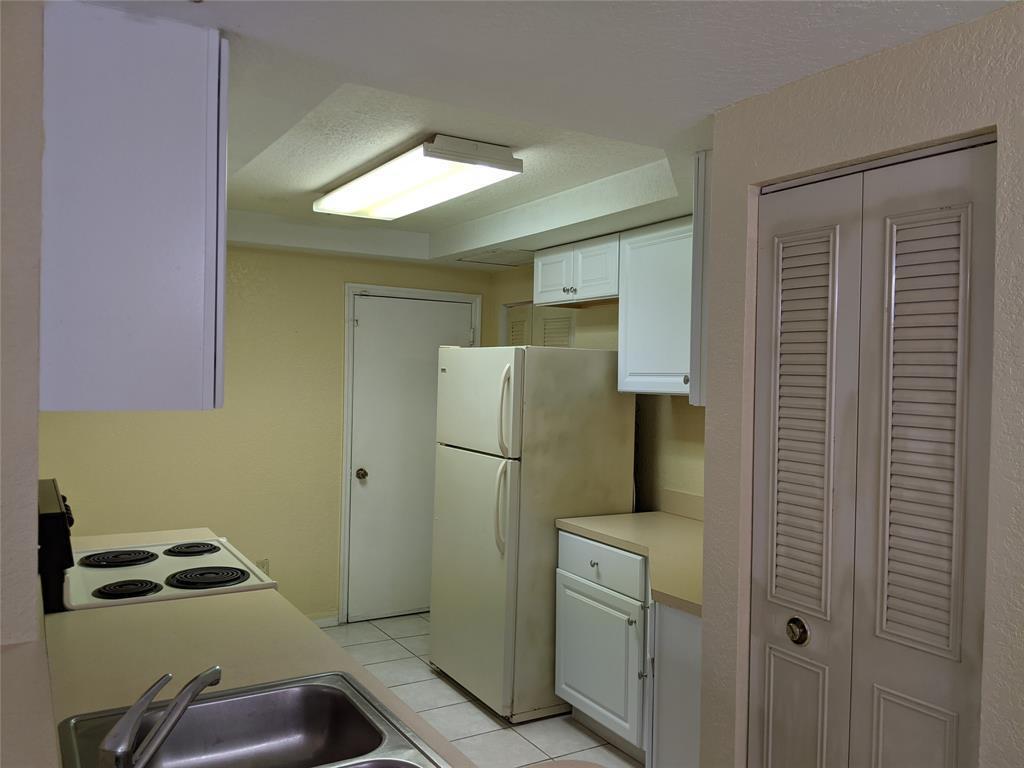 Listing photo 5 for 761 SW 148th Avenue Unit#915, Davie, FL, 33325