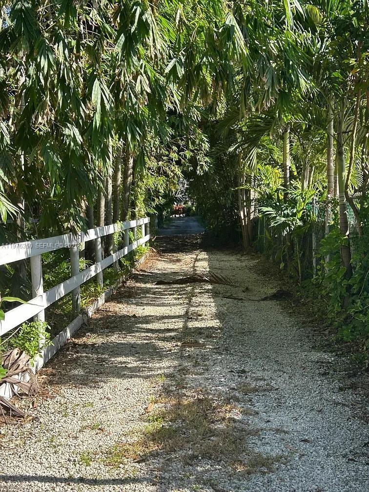 Listing photo 4 for 1029 SW 22nd St, Fort Lauderdale, FL, 33315