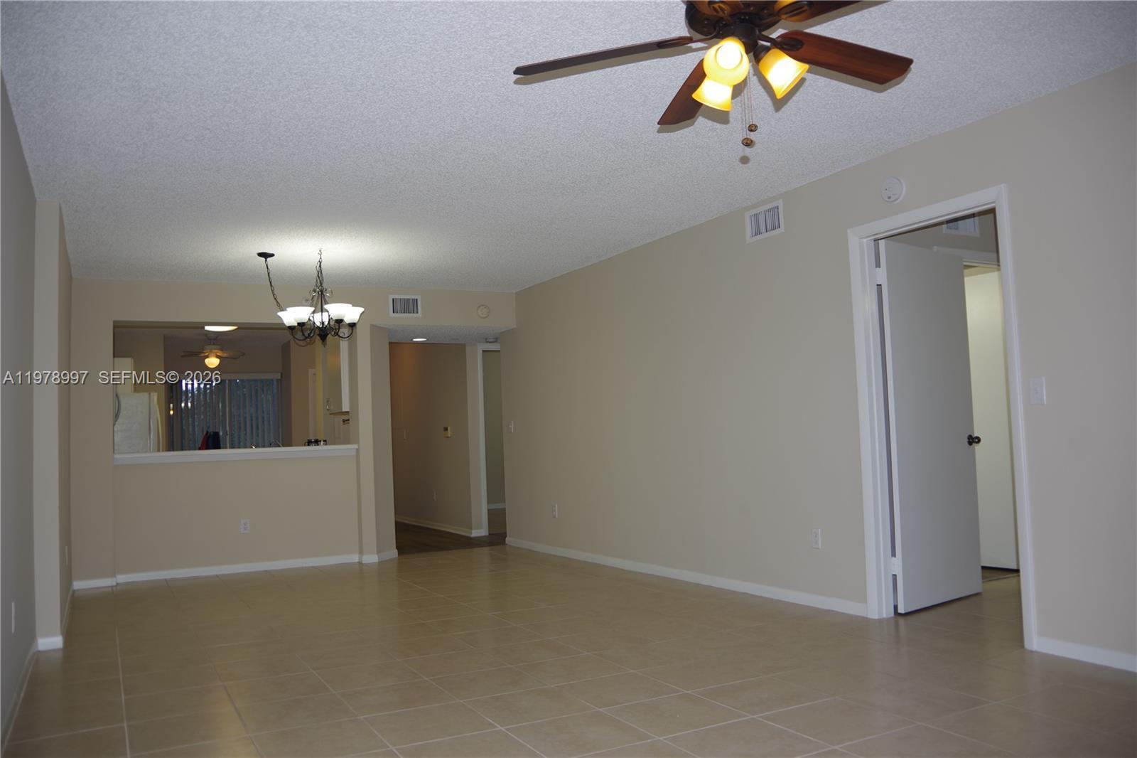 Listing photo 4 for 9511 Weldon Cir Unit#G315, Tamarac, FL, 33321