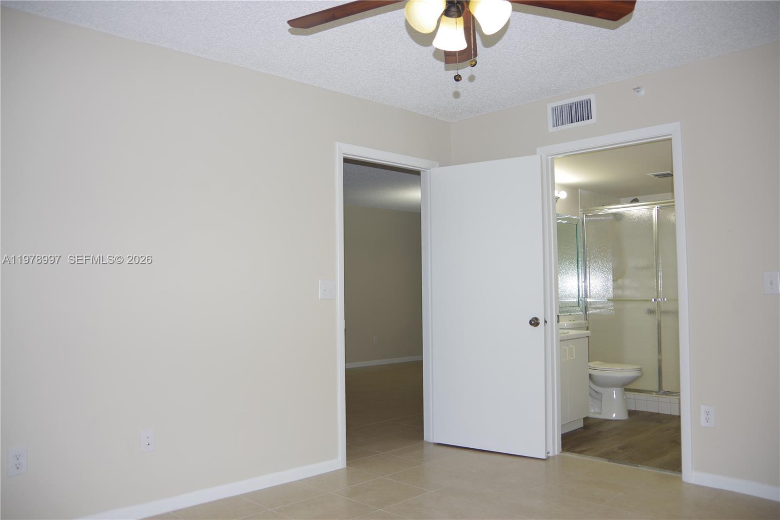 Listing photo 5 for 9511 Weldon Cir Unit#G315, Tamarac, FL, 33321