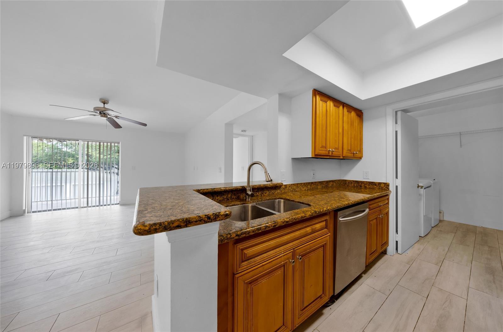 Listing photo 2 for 5760 Rock Island Rd Unit#321, Tamarac, FL, 33319