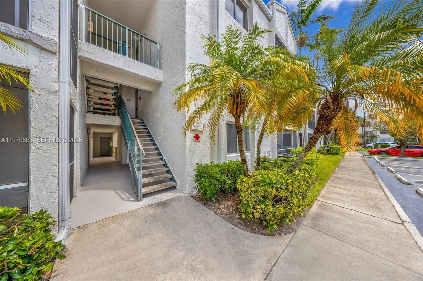 Listing photo 3 for 5760 Rock Island Rd Unit#321, Tamarac, FL, 33319