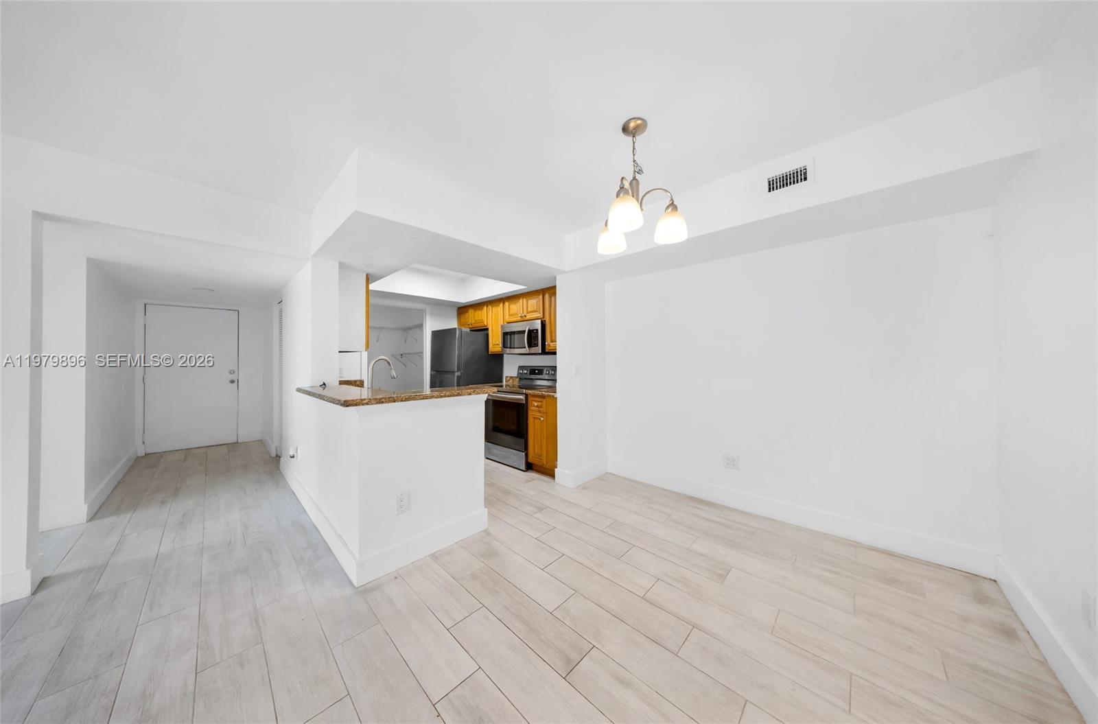 Listing photo 4 for 5760 Rock Island Rd Unit#321, Tamarac, FL, 33319
