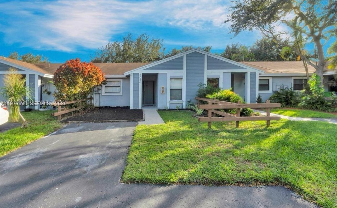 Listing photo 3 for 8036 NW 41st Ct Unit#8036, Sunrise, FL, 33351