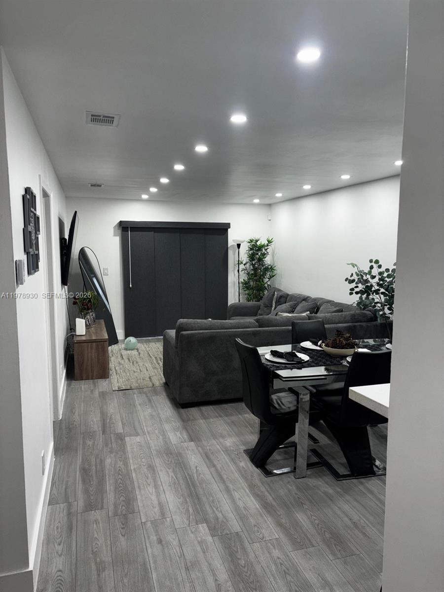 Listing photo 4 for 8036 NW 41st Ct Unit#8036, Sunrise, FL, 33351