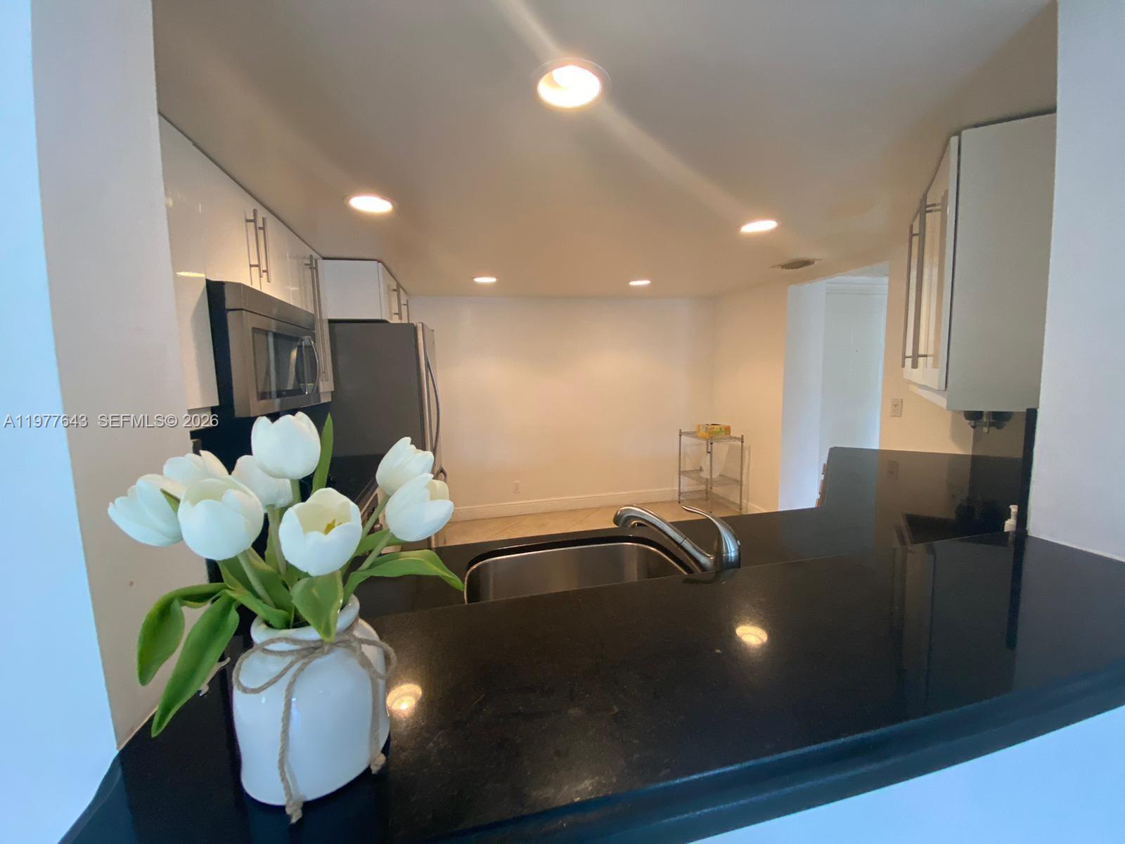 Listing photo 3 for 9777 Westview Dr Unit#1120, Coral Springs, FL, 33076