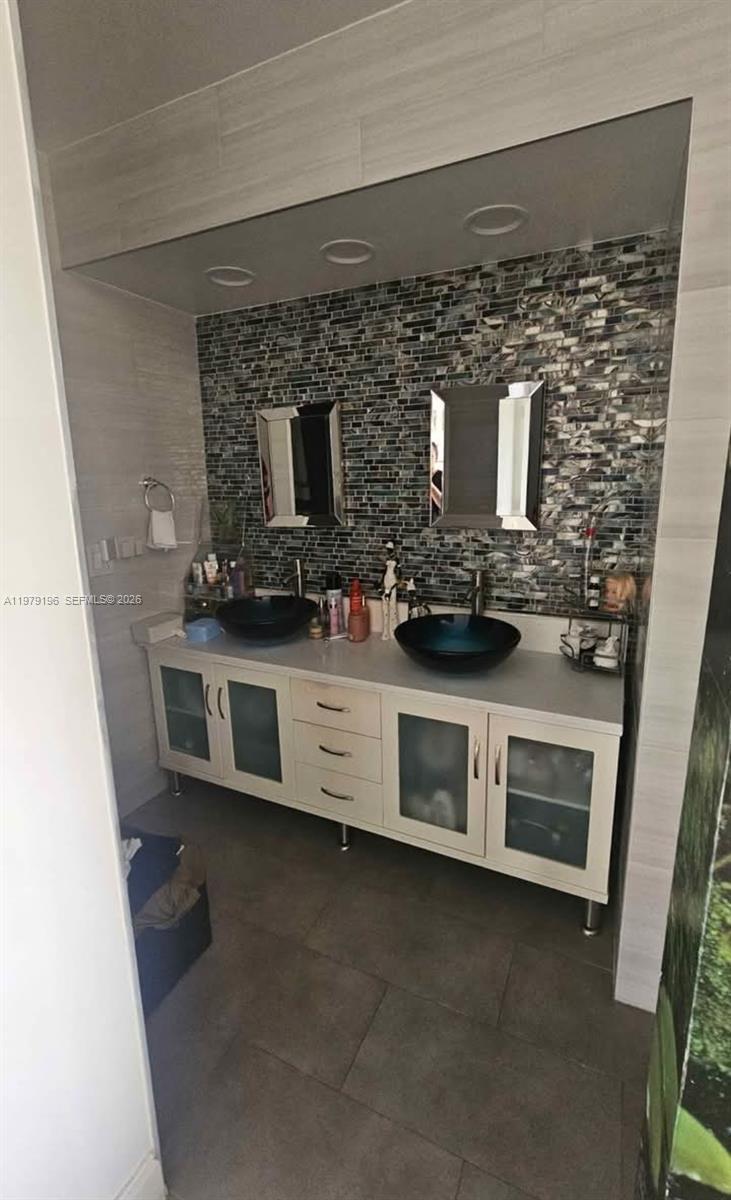 Listing photo 2 for 2821 SW 87th Ave Unit#812, Davie, FL, 33328