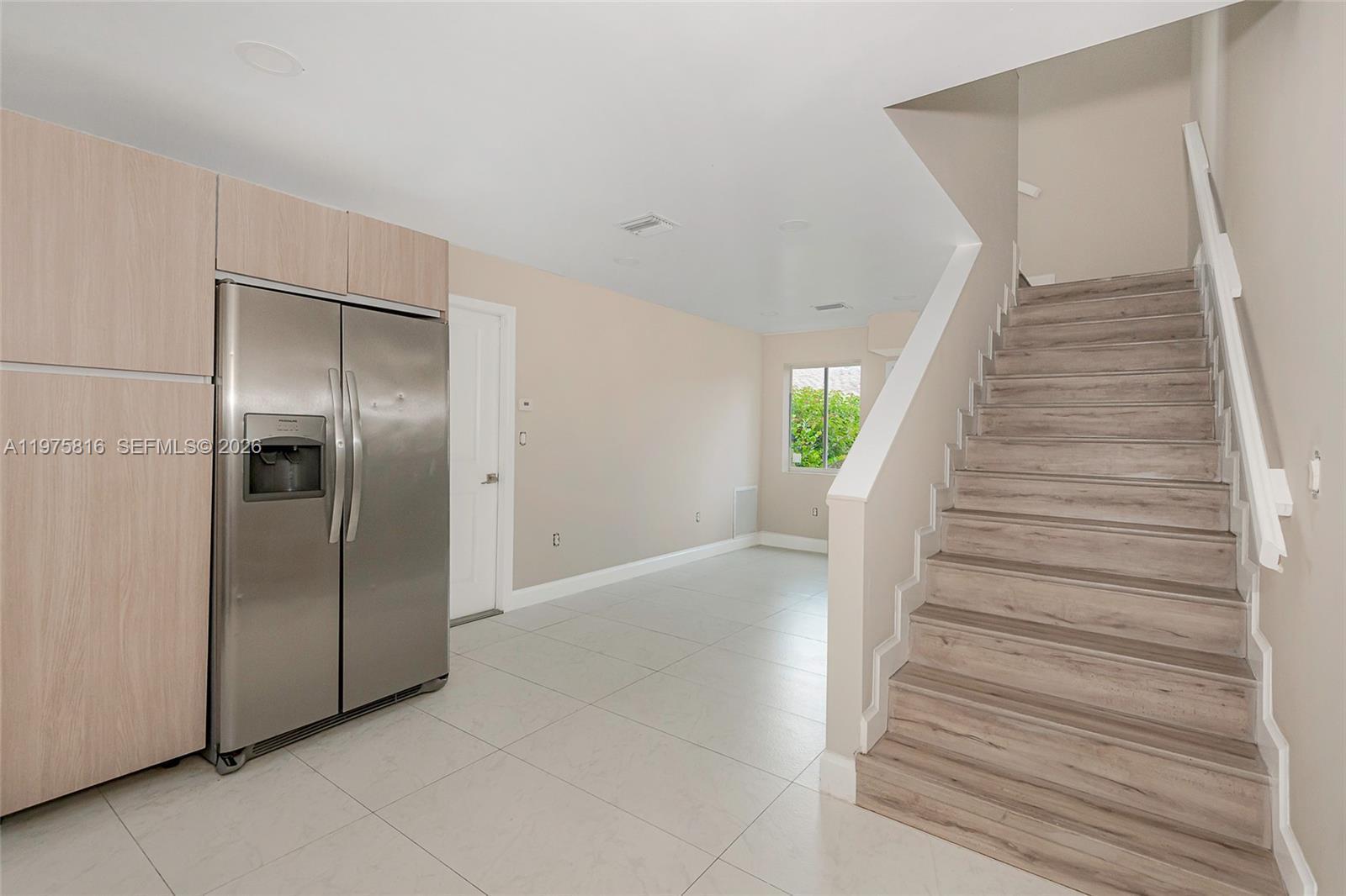 Listing photo 4 for 813 NW 3rd Ave Unit#813, Fort Lauderdale, FL, 33311