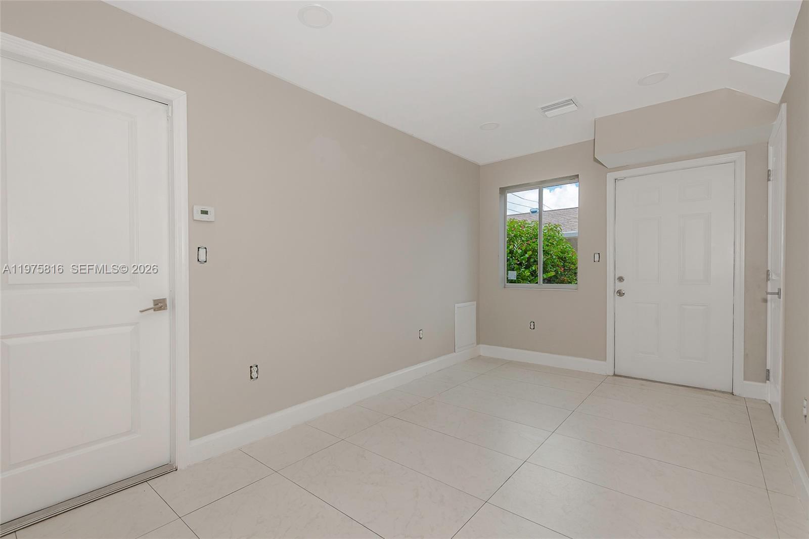 Listing photo 5 for 813 NW 3rd Ave Unit#813, Fort Lauderdale, FL, 33311