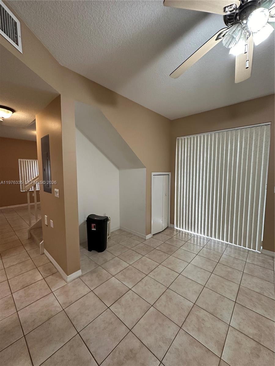 Listing photo 2 for 745 SW 107th Ave, Pembroke Pines, FL, 33025