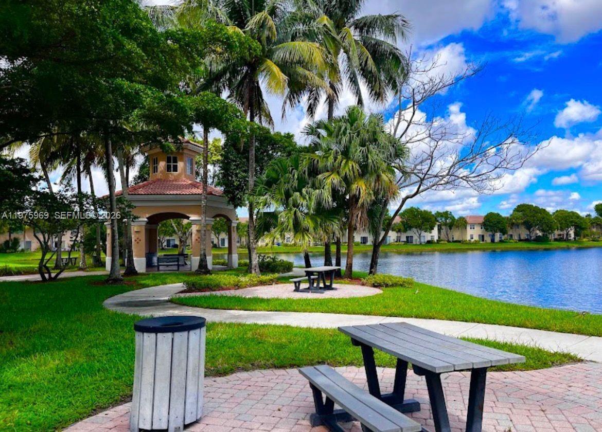 Listing photo 4 for 8344 SW 27 Unit#107, Miramar, FL, 33025