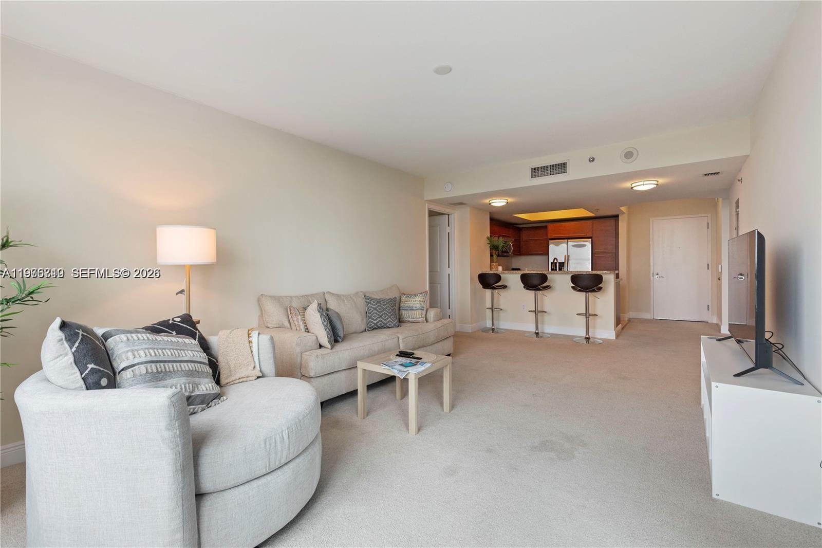 Listing photo 4 for 2641 N Flamingo Rd Unit#1806N, Sunrise, FL, 33323