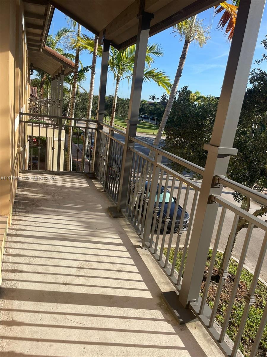 Listing photo 5 for 1522 SW 147th Ter, Pembroke Pines, FL, 33027