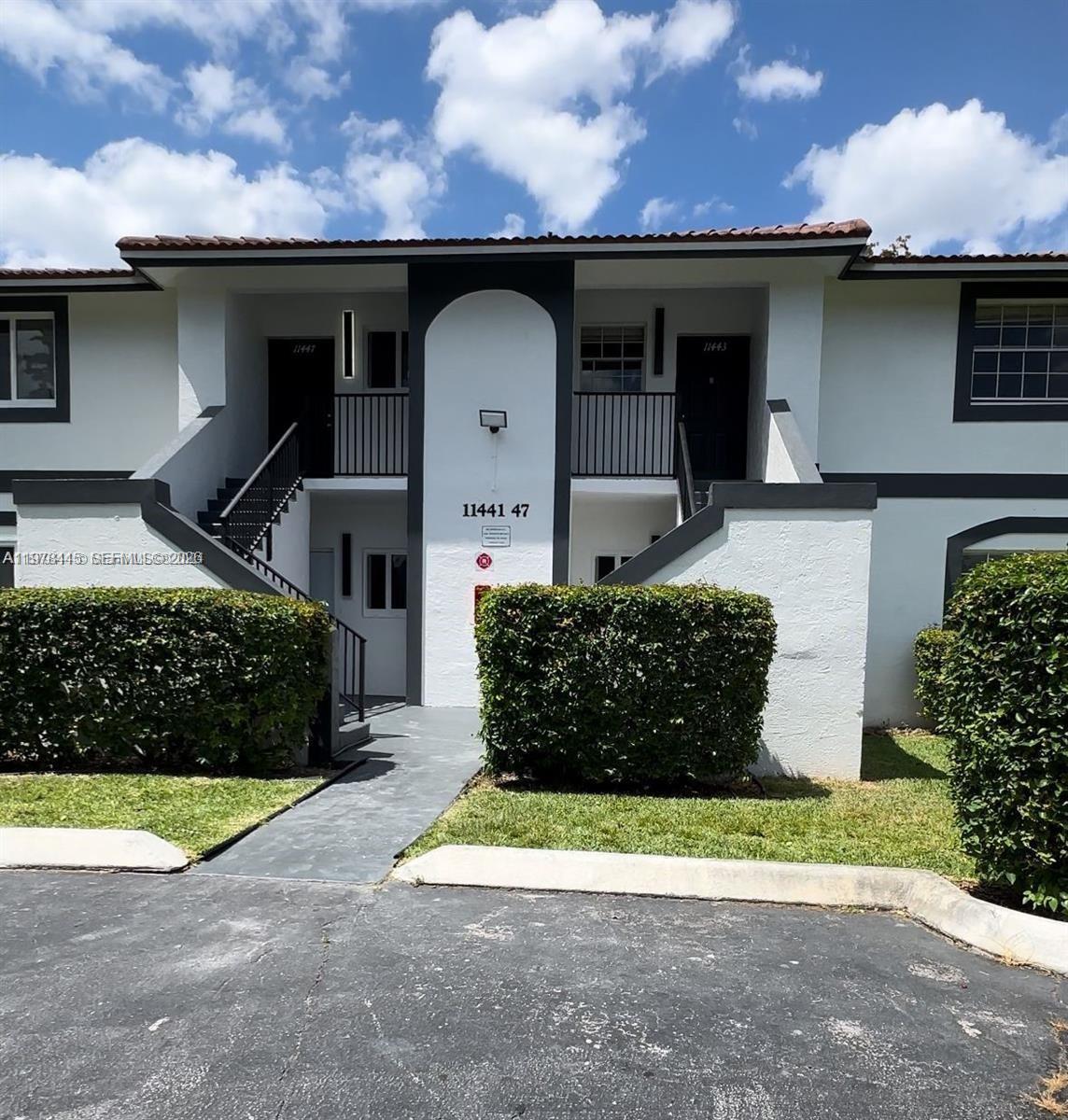 Listing photo 4 for 11441-11447 NW 45th Street Unit#11443, Coral Springs, FL, 33065