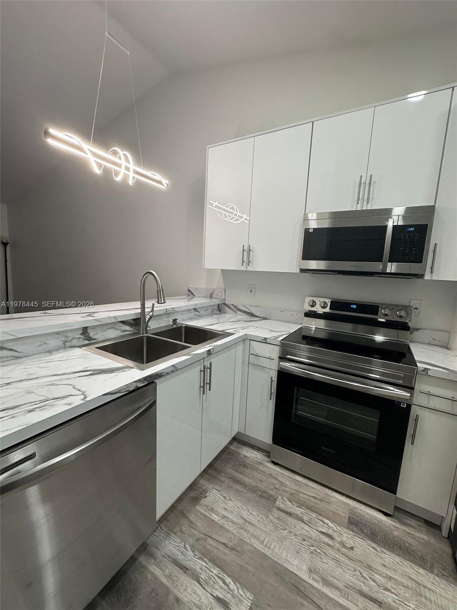 Listing photo 5 for 11441-11447 NW 45th Street Unit#11443, Coral Springs, FL, 33065