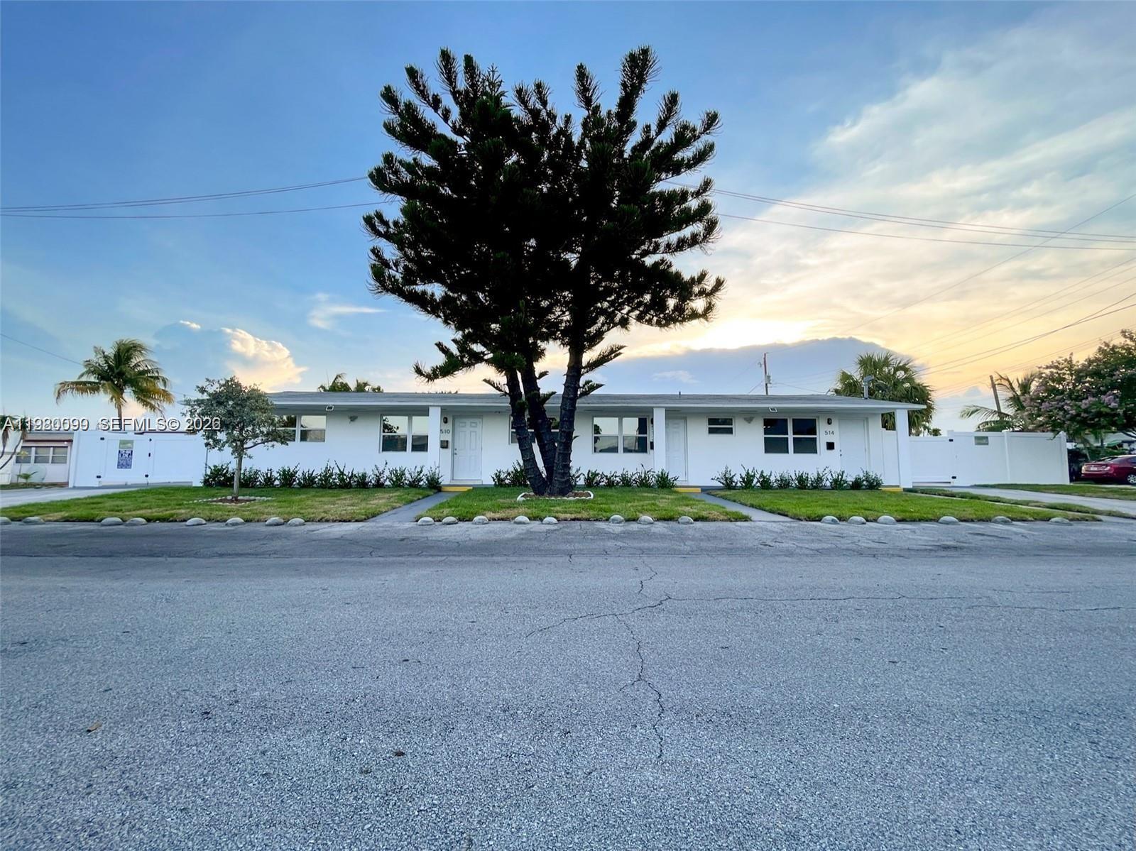Listing photo 3 for 514 NE 4th Ave Unit#514, Hallandale Beach, FL, 33009