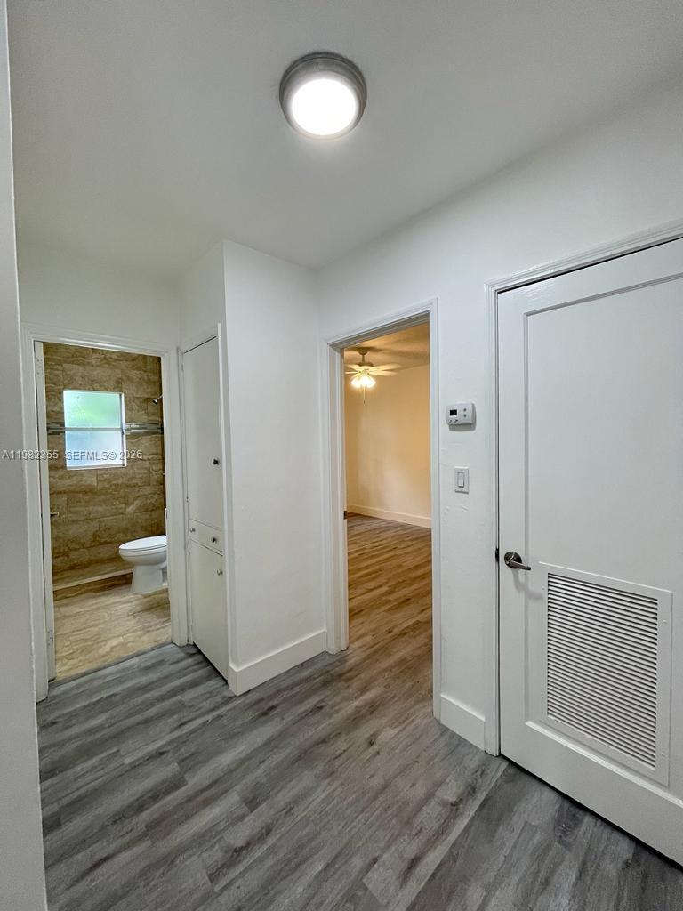 Listing photo 2 for 820 SE 12th St Unit#1, Fort Lauderdale, FL, 33316