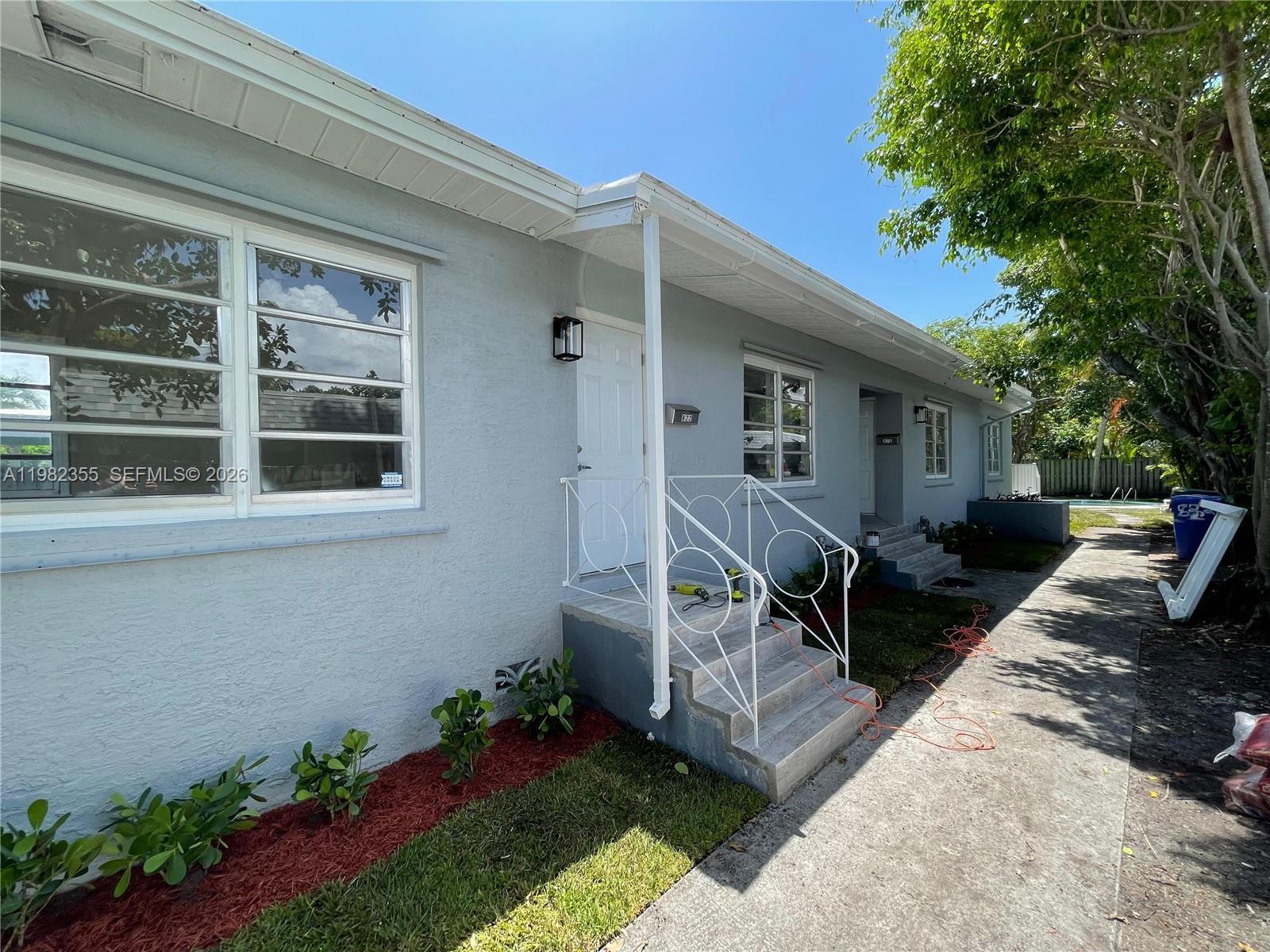 Listing photo 3 for 820 SE 12th St Unit#1, Fort Lauderdale, FL, 33316