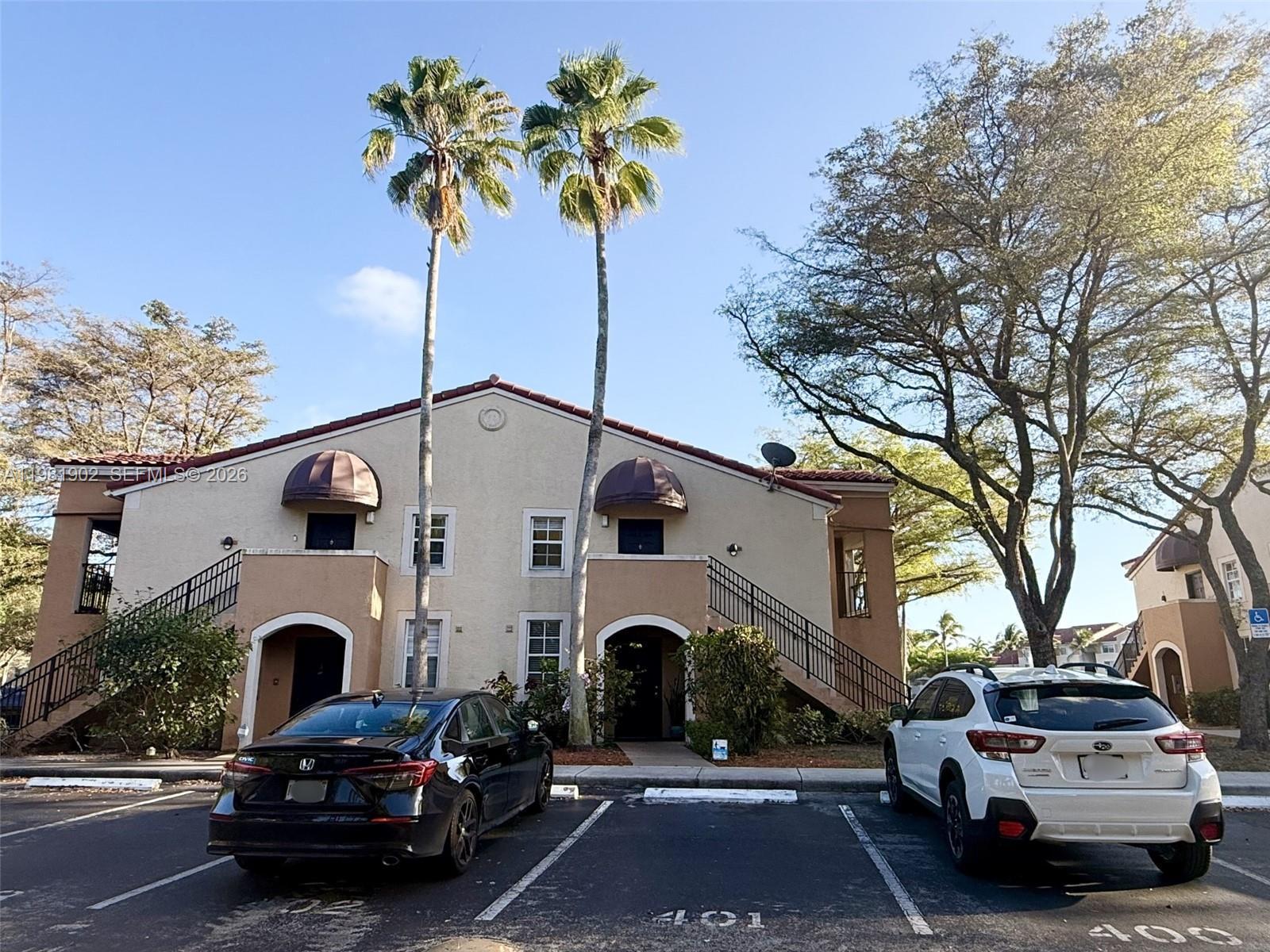 Listing photo 3 for 2081 Renaissance Blvd Unit#208, Miramar, FL, 33025