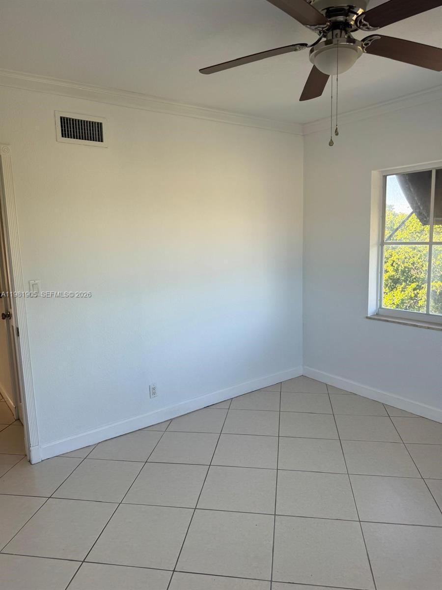 Listing photo 2 for 924 SE 2nd St Unit#29, Fort Lauderdale, FL, 33301