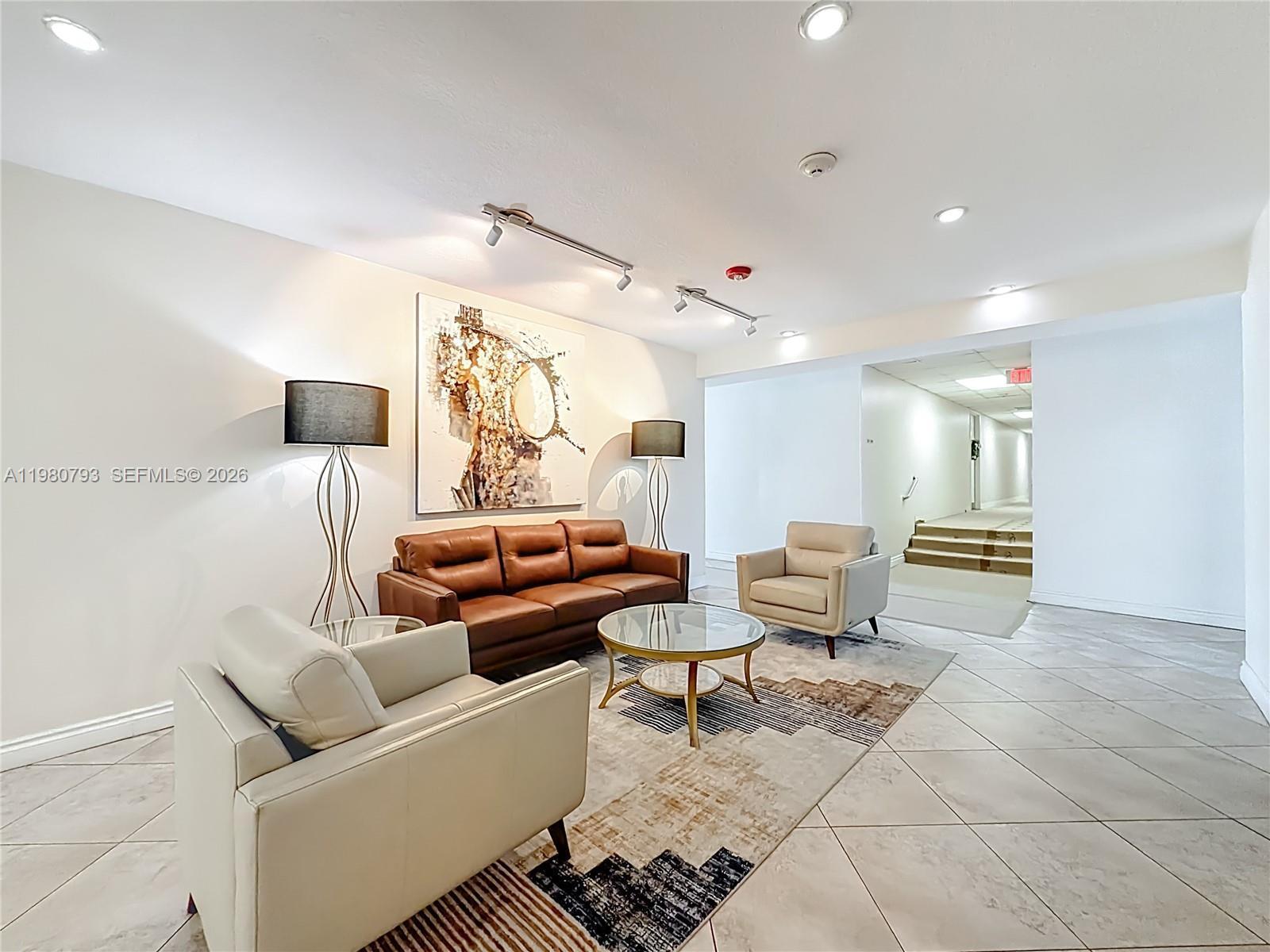 Listing photo 4 for 1350 River Reach Dr Unit#118, Fort Lauderdale, FL, 33315