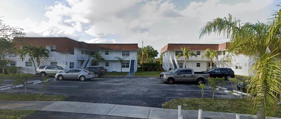 Listing photo 2 for 3167 Auburn Boulevard Unit#203, Fort Lauderdale, FL, 33312