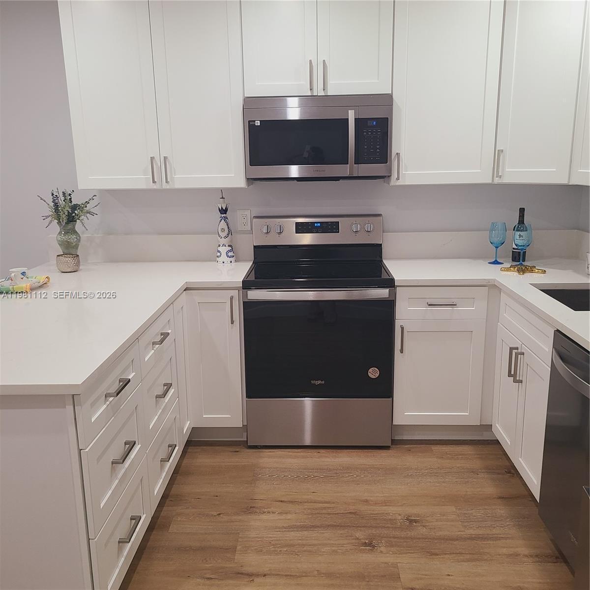 Listing photo 2 for 1504 SW 1st St Unit#2, Fort Lauderdale, FL, 33312