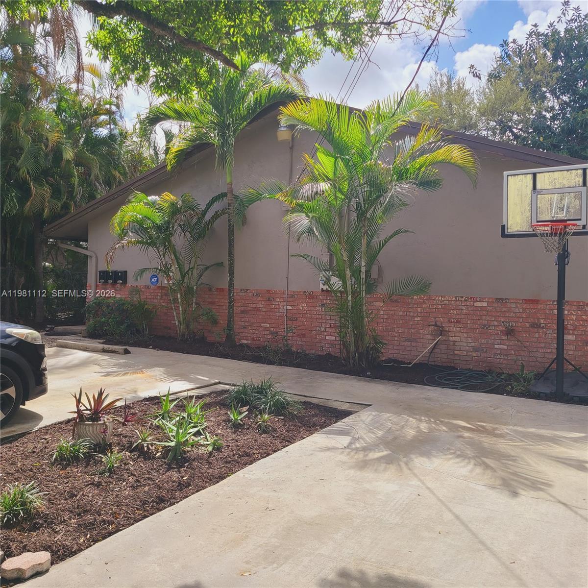 Listing photo 3 for 1504 SW 1st St Unit#2, Fort Lauderdale, FL, 33312