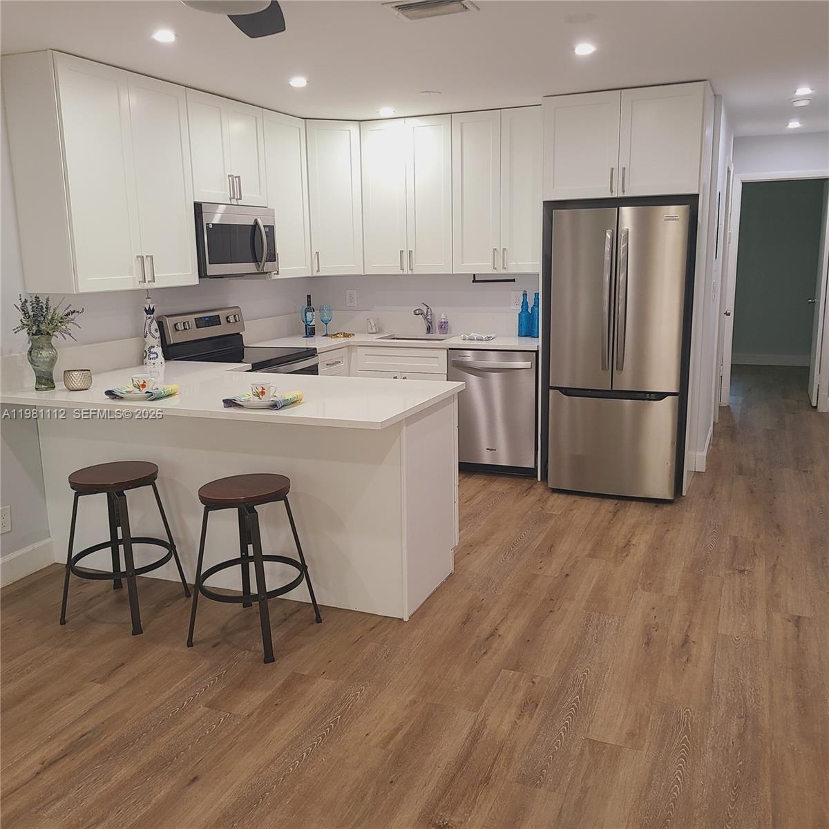 Listing photo 5 for 1504 SW 1st St Unit#2, Fort Lauderdale, FL, 33312