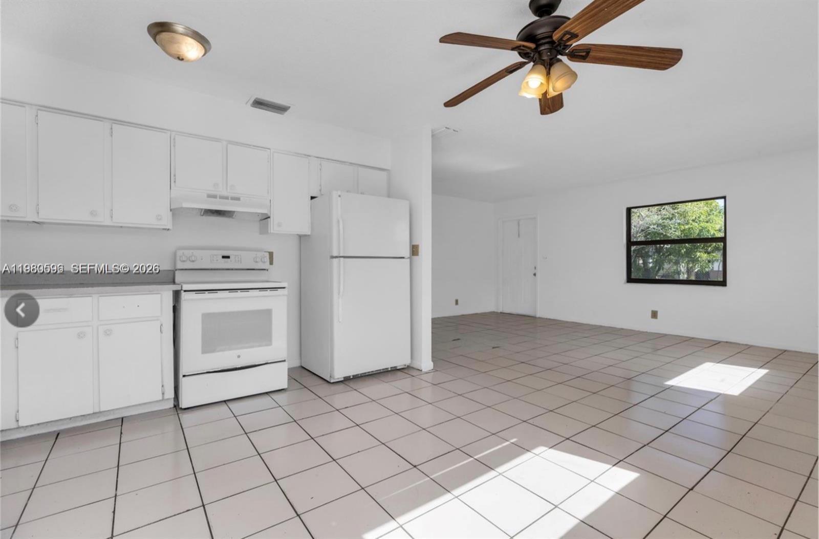 Listing photo 3 for 1451 NW 19th St Unit#1-3, Fort Lauderdale, FL, 33311
