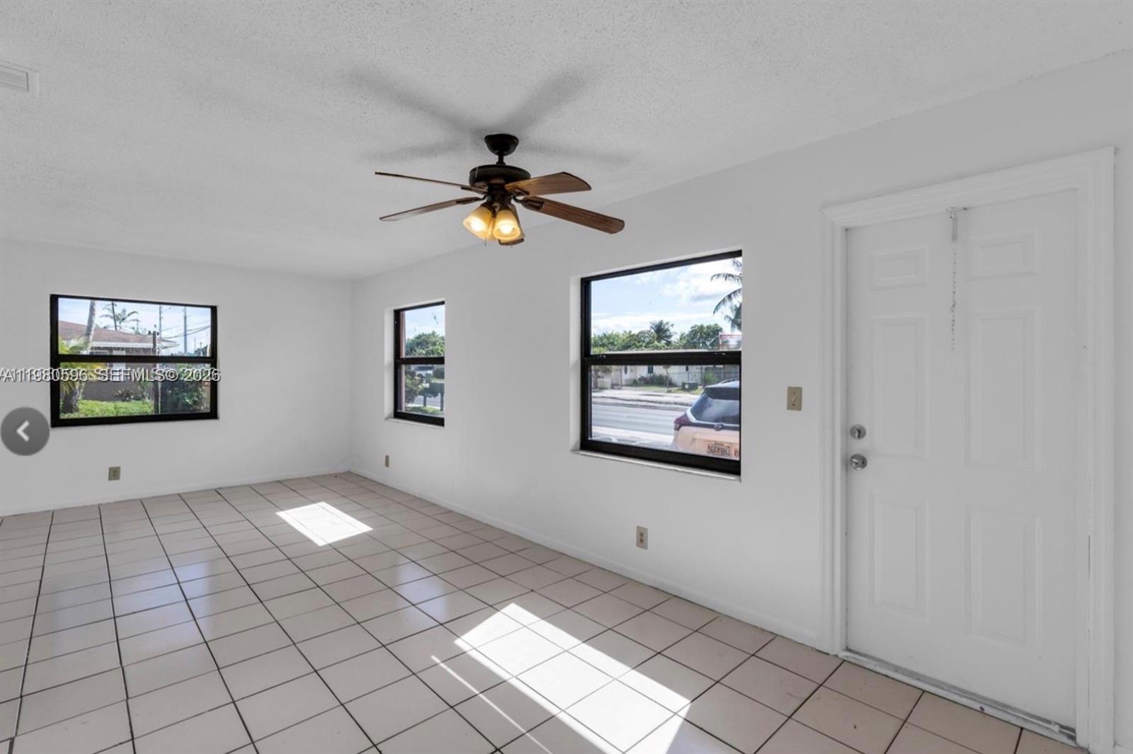 Listing photo 4 for 1451 NW 19th St Unit#1-3, Fort Lauderdale, FL, 33311