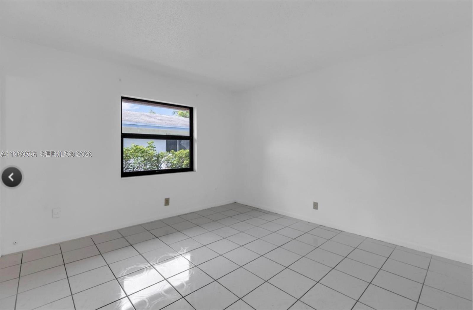 Listing photo 5 for 1451 NW 19th St Unit#1-3, Fort Lauderdale, FL, 33311