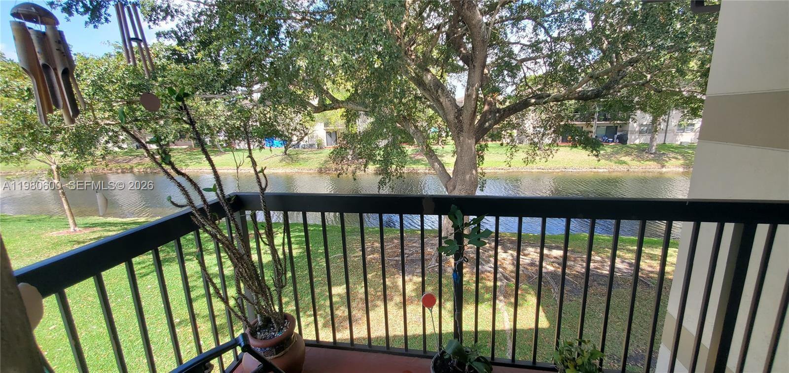 Listing photo 2 for 9945 Nob Hill Pl Unit#9945, Sunrise, FL, 33351