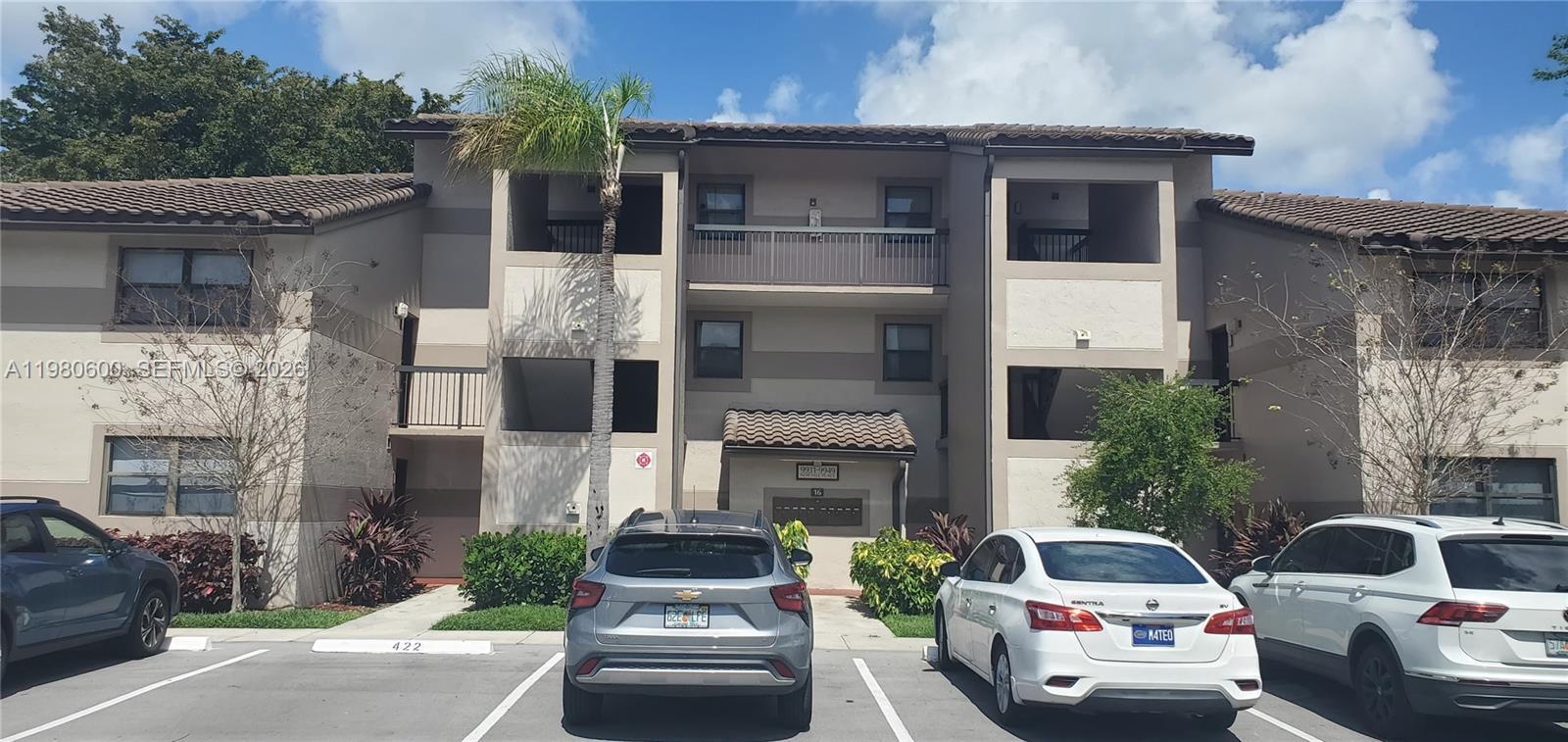 Listing photo 3 for 9945 Nob Hill Pl Unit#9945, Sunrise, FL, 33351