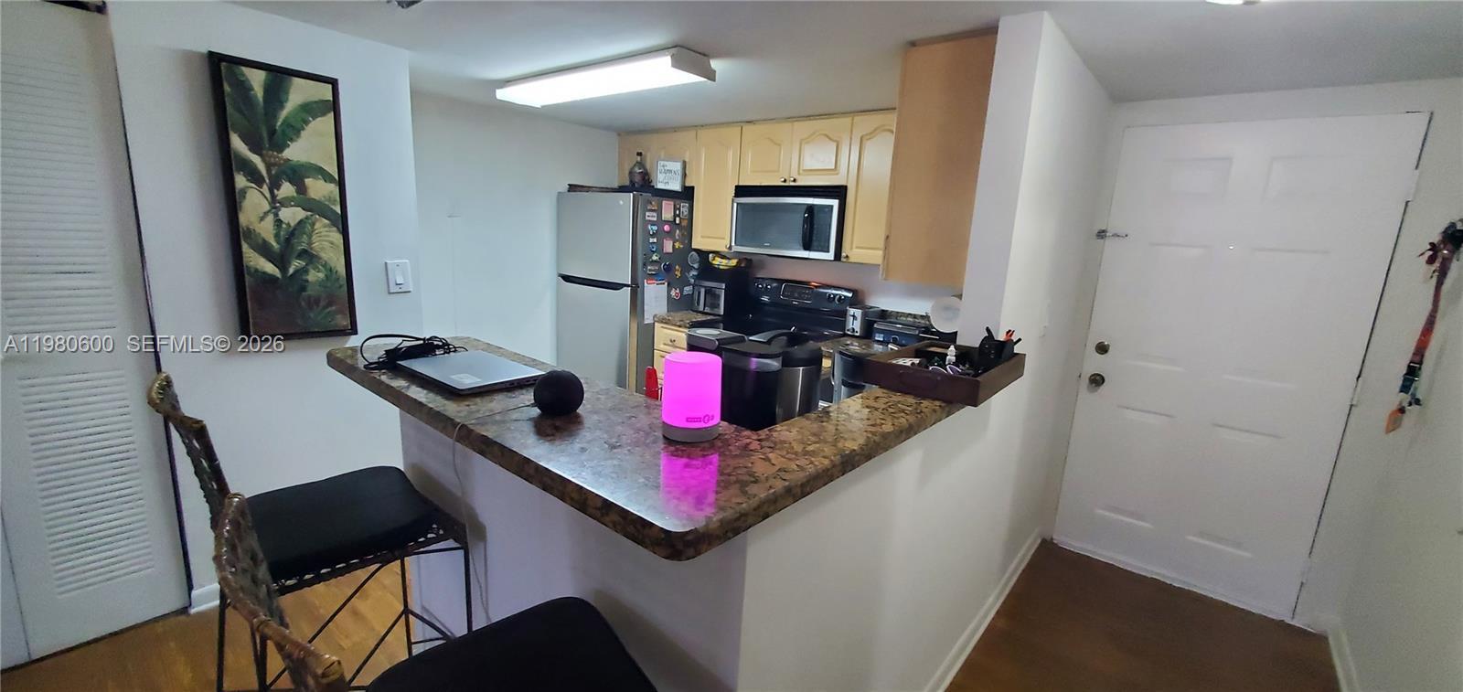 Listing photo 4 for 9945 Nob Hill Pl Unit#9945, Sunrise, FL, 33351