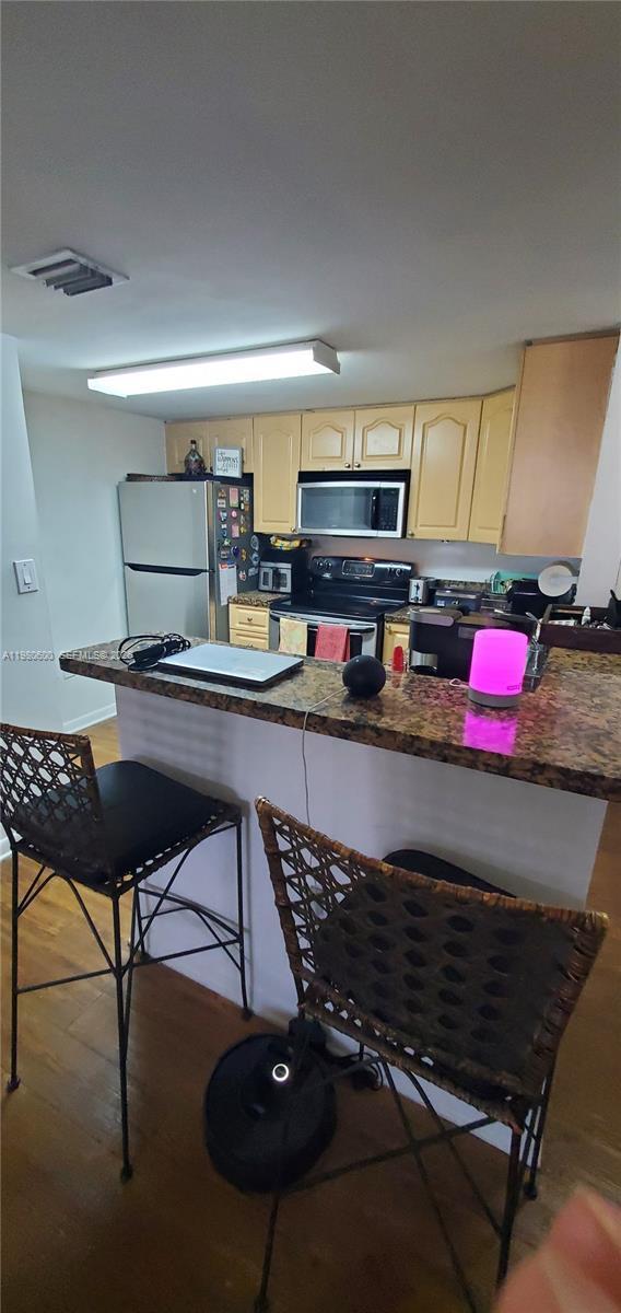 Listing photo 5 for 9945 Nob Hill Pl Unit#9945, Sunrise, FL, 33351