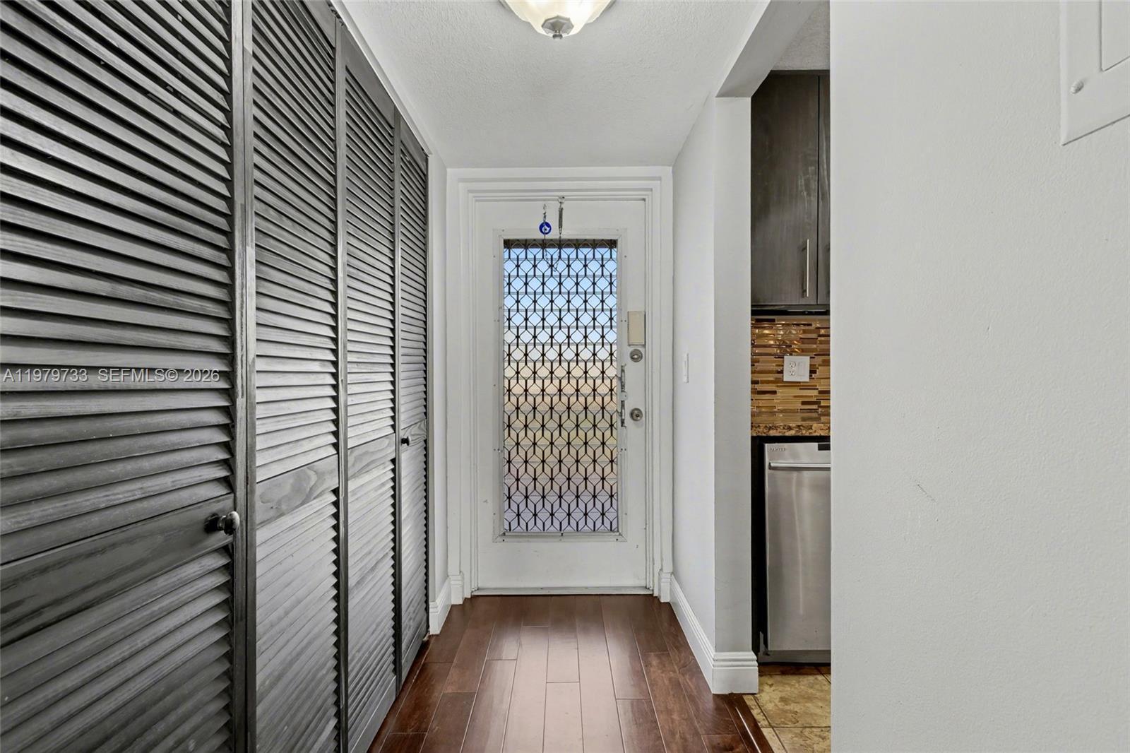 Listing photo 4 for 6650 Royal Palm Blvd Unit#204C, Margate, FL, 33063